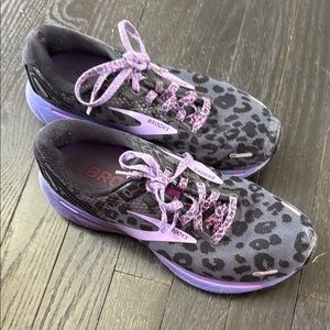 Brooks Black and Purple Athletic Shoes with Leopard Print